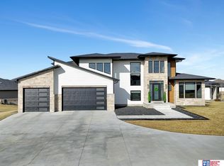 505 Waterside Way, Lincoln, NE 68527