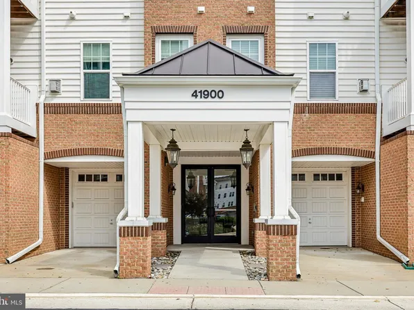 41900 Metamorphic Sq Unit 400, Aldie, VA 20105