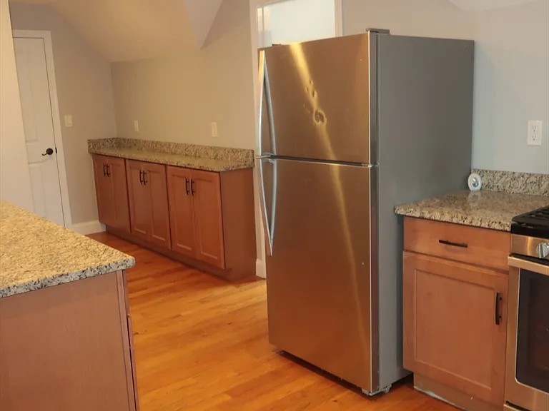 45 Glenwood St #3 — Photo 8