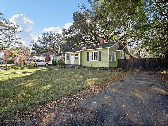 2nd image of 3053 Calais St