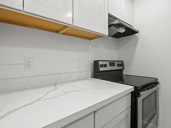 3rd image of 2319 Johnson St #1-4