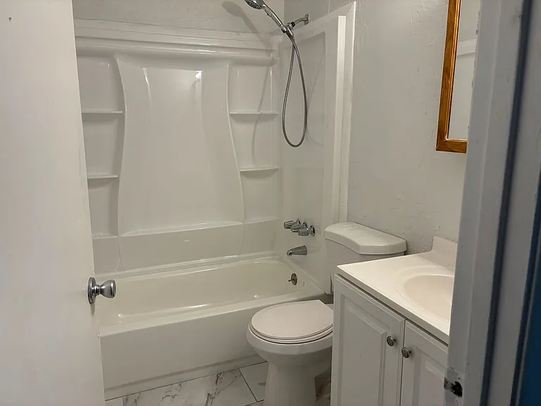 22 S Lake Dr #B — Photo 7