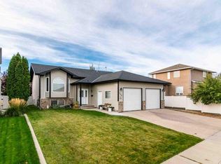 112 N Sunset Dr SW, Medicine Hat, AB T1B 4T8