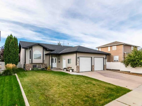 112 N Sunset Dr SW, Medicine Hat, AB T1B 4T8