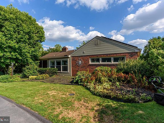 2nd image of 4216 Ridge Dr