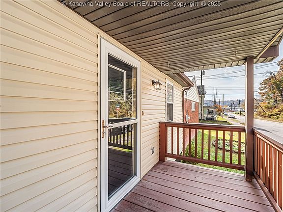 5th image of 842 Greendale Dr