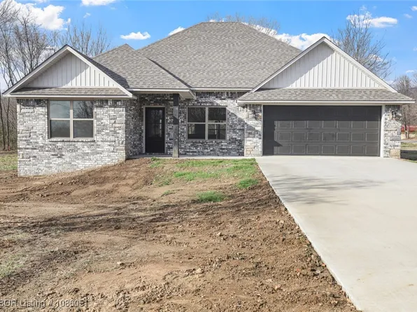 309 Harding St, Poteau, OK 74953