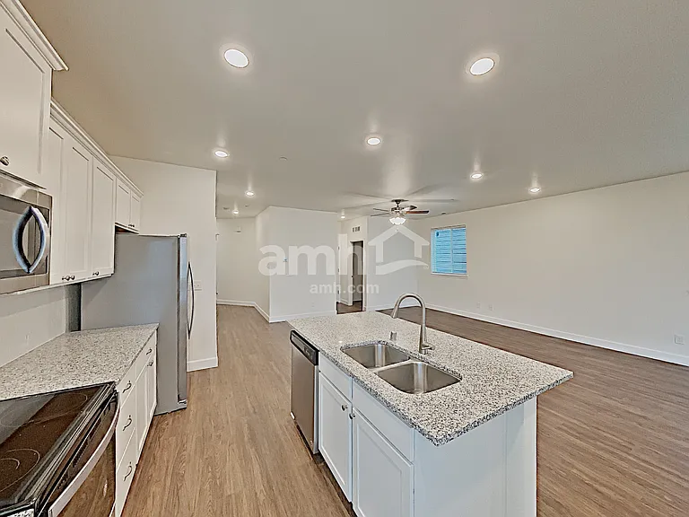 13610 107th Avenue Ct E — Photo 3