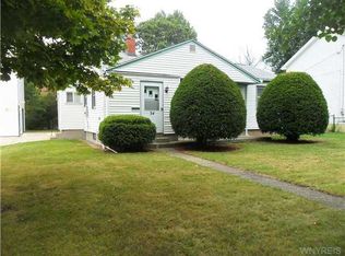34 Commodore Ave, Tonawanda, NY 14150
