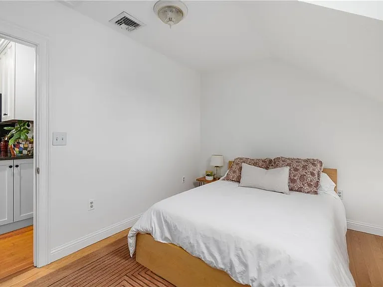 510 Wickenden St #3 — Photo 20