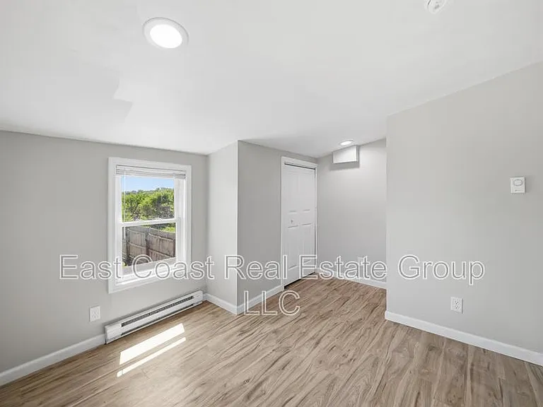 116 S High St — Photo 15