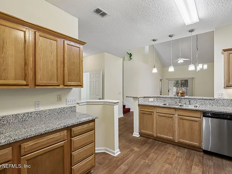 2426 Old Pine Trl — Photo 13