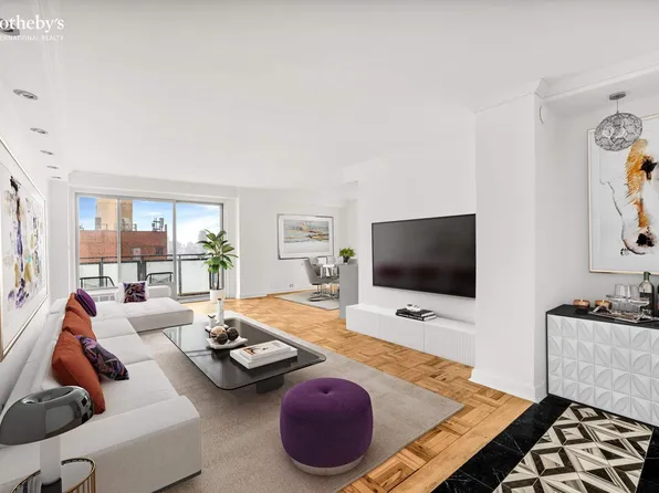 300 East 40th Street 32K image 1 of 16