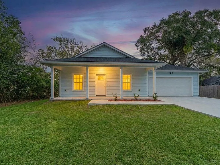 679 Coral Cir — Photo 14