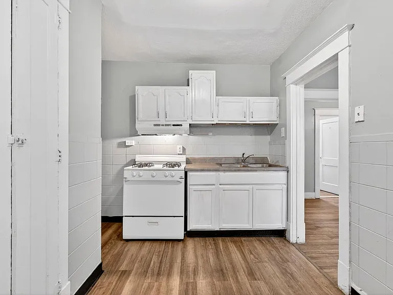 6705 Saint Louis Ave — Photo 10