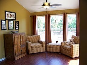 5th image of 1210 Pin Oak Dr