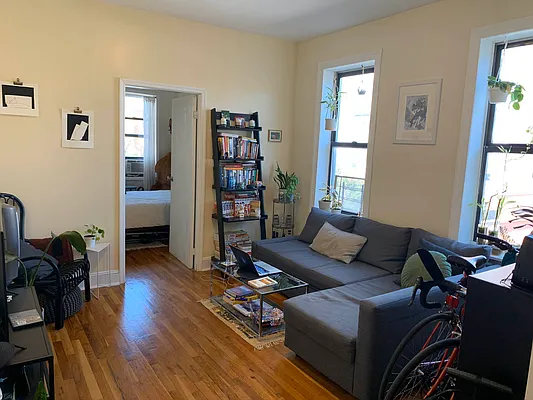 Rented by Yup Realty LLC | media 43