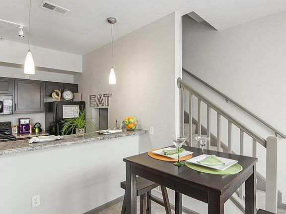 4th image of 611 W Bacon St #1-3122