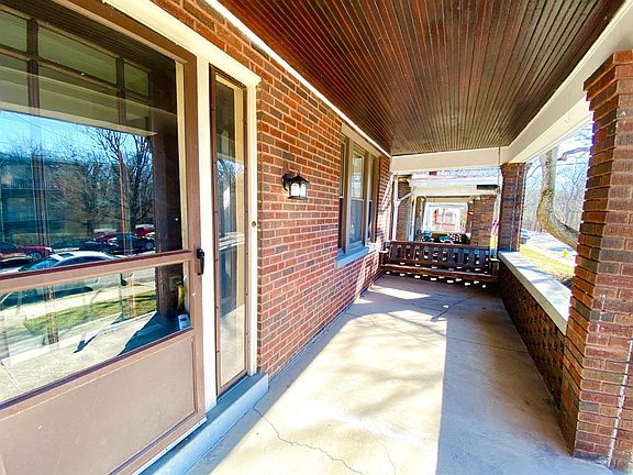 3rd image of 1554 Glen Parker Ave