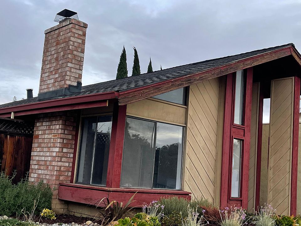 1st image of 205 Goldenrain Ct #1