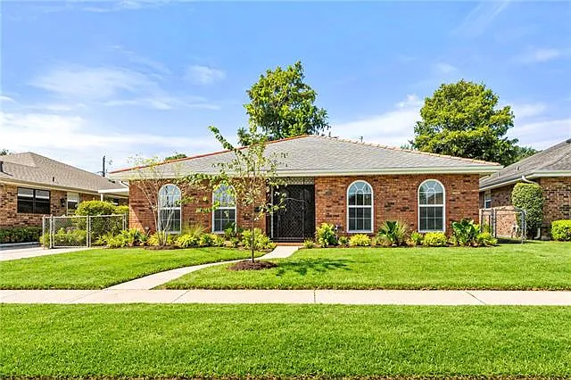 1916 Bonnie St