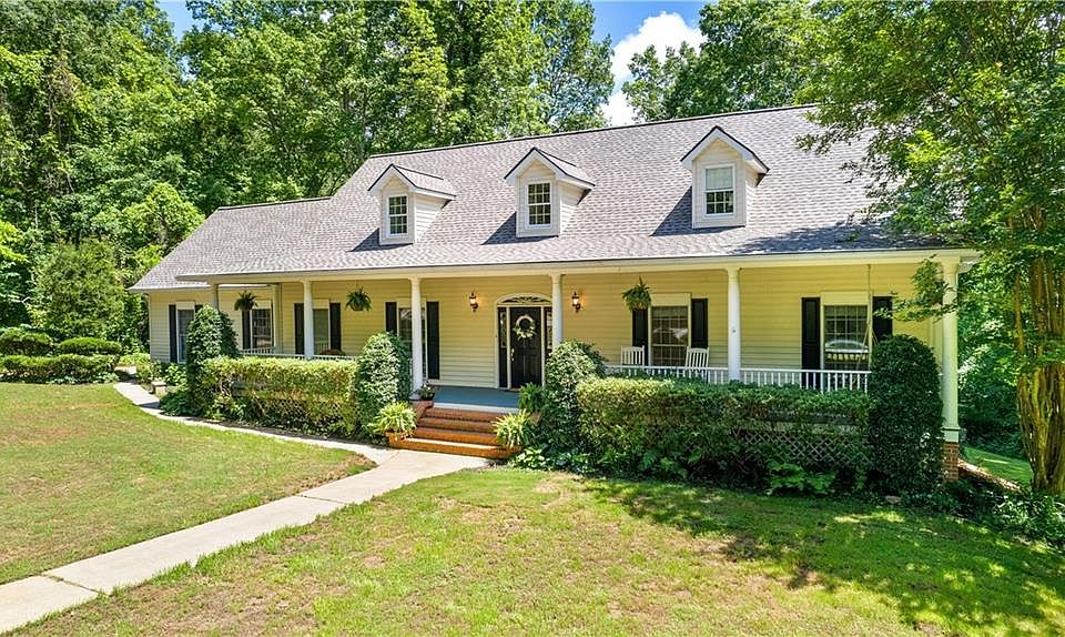 1st image of 25 Longwood Ln