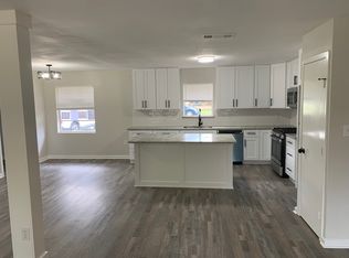 409 S Hannaford St, Granbury, TX 76048