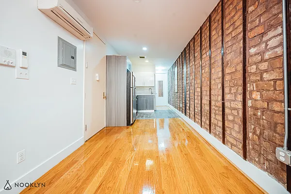 Rented by Nooklyn NYC LLC | media 18