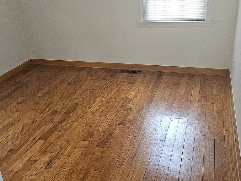 2714 Elmwood St — Photo 16