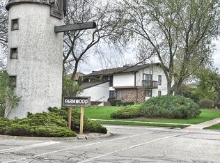 1221 W Farmwood Dr, Addison, IL 60101