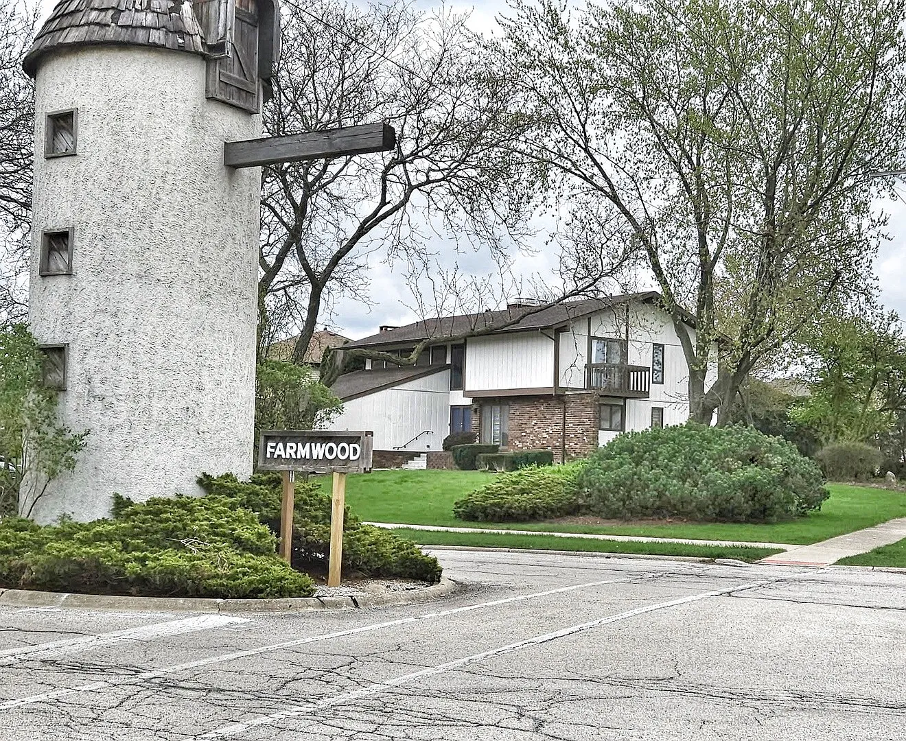 1221 W Farmwood Dr photo 1