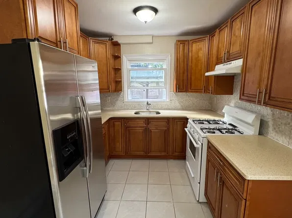 (undisclosed Address), Yonkers, NY 10703