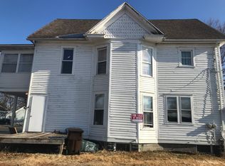 400 E 6th St, Beardstown, IL 62618