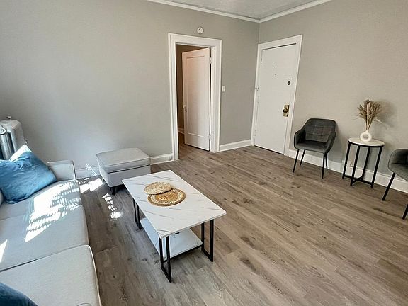 3rd image of 11118 Clifton Blvd APT C302