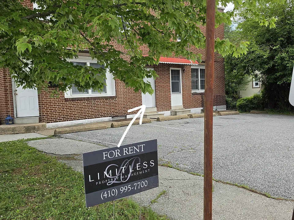 412 New Rd #B