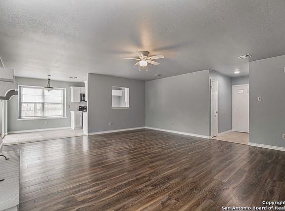 5th image of 4822 Flicker St