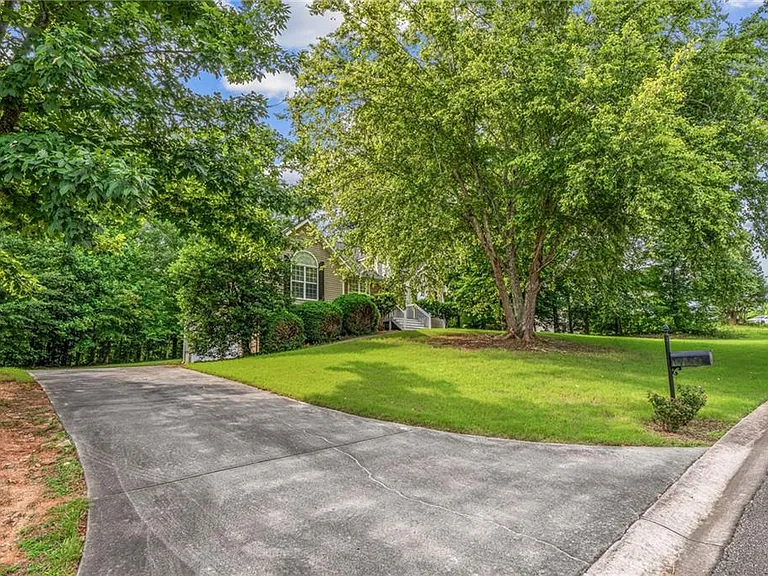 6920 Autumn Hills Dr — Photo 2