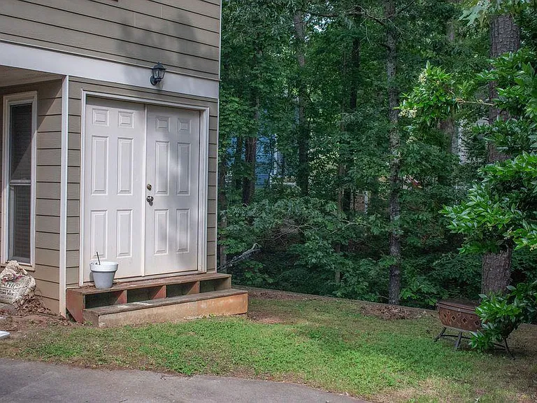 1028 Queensbury Run — Photo 37