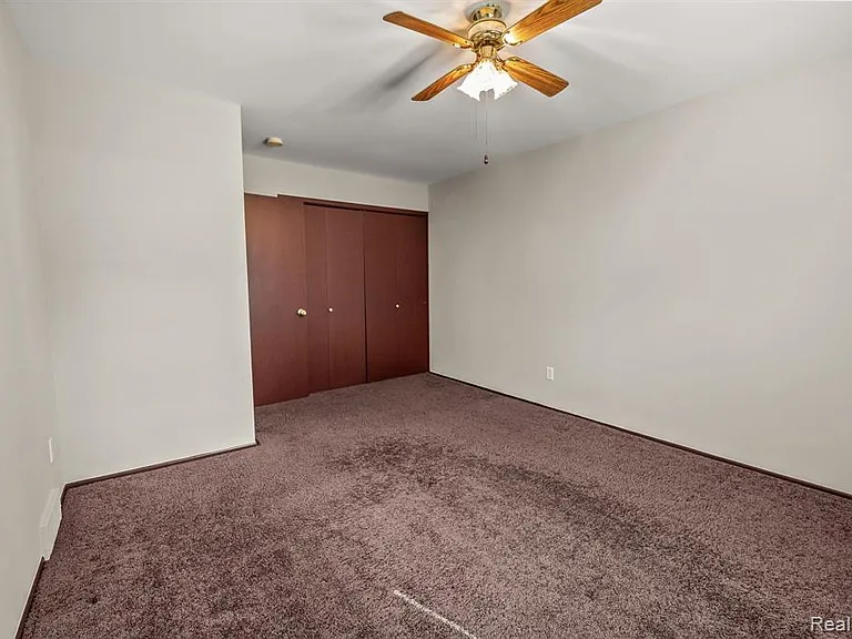 51205 Fairlane Dr — Photo 17