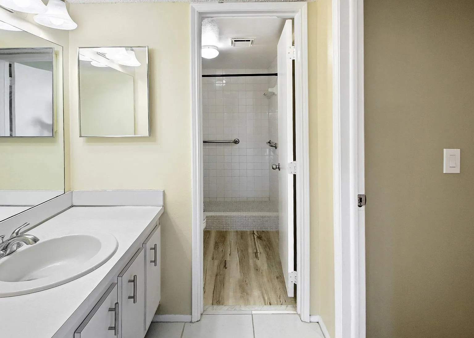2 bed, 1050 sqft, $2,000 — Photo 3