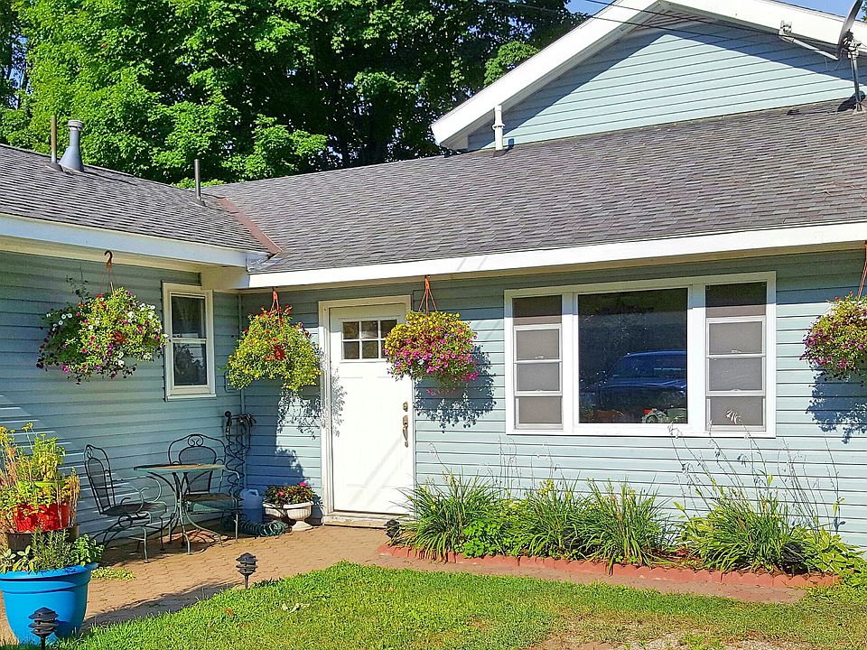 2nd image of 15 Tabar Ave