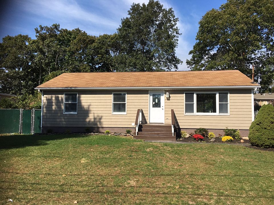 1st image of 13 Loughlin Dr