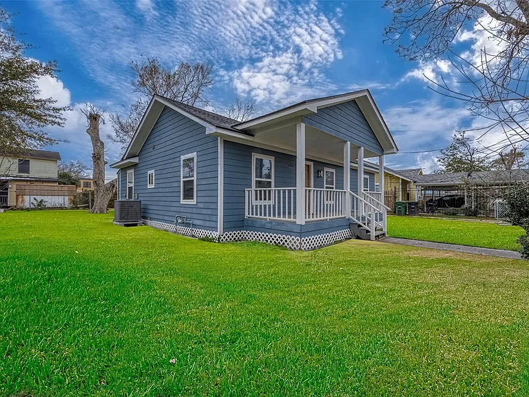 6322 Victoria St — Photo 31