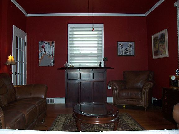 Living Rm w/ Wood Fl