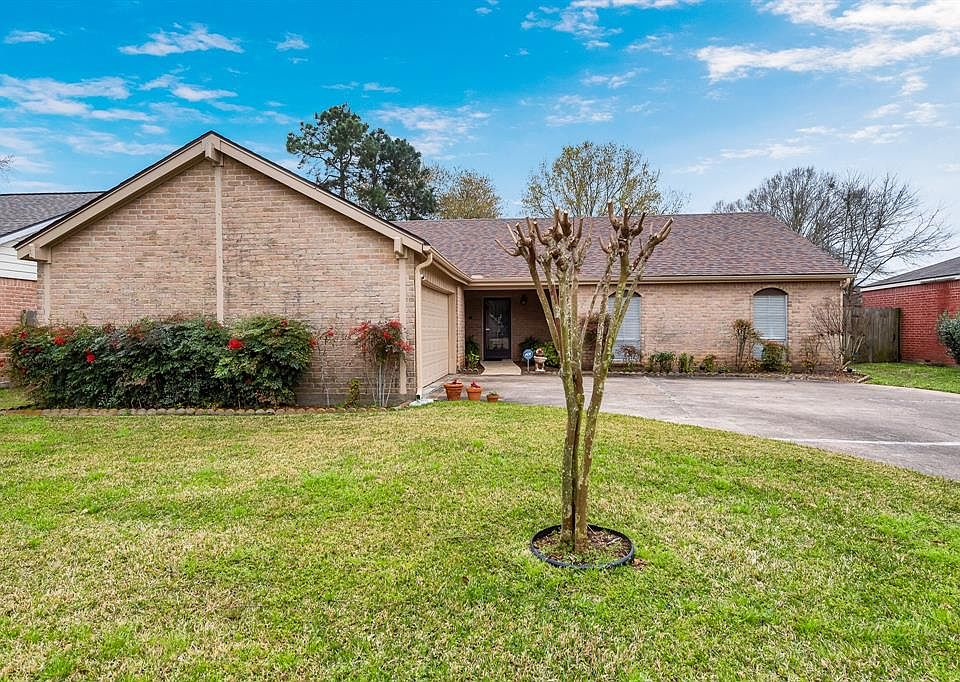1st image of 22531 Smokey Hill Dr