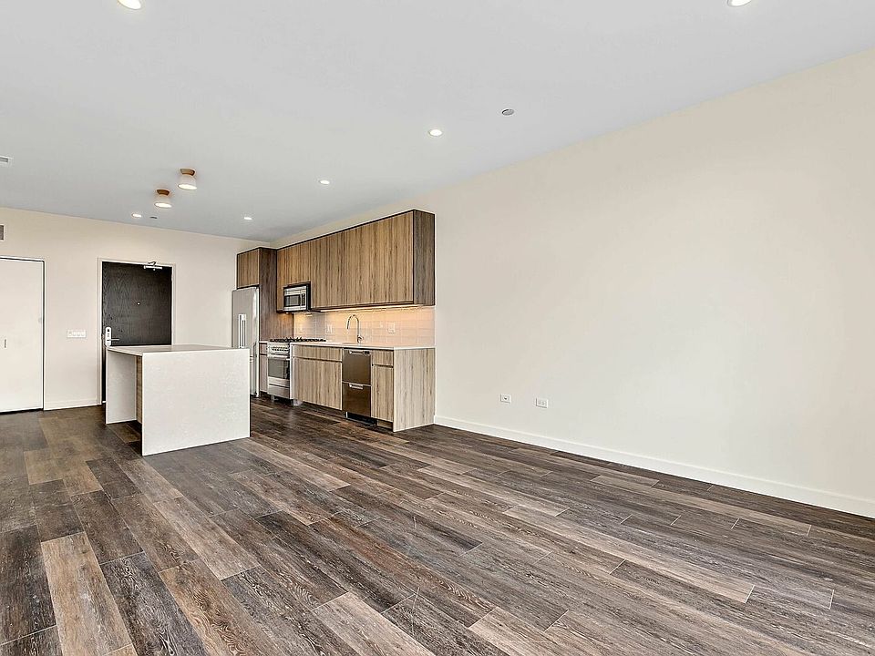 1st image of 1126 W Chicago Ave #709
