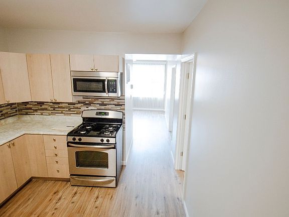 5th image of 1828 W 22nd Pl #1F