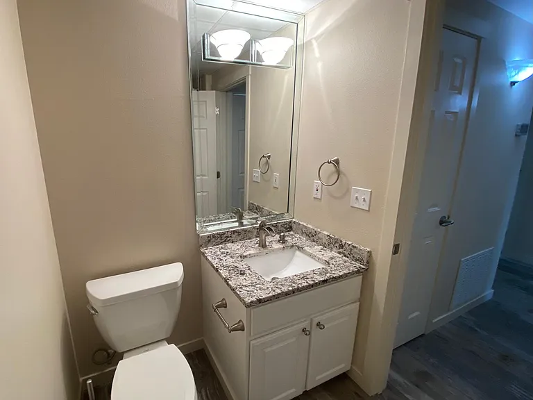 300 Columbia Point Dr #D101 — Photo 14