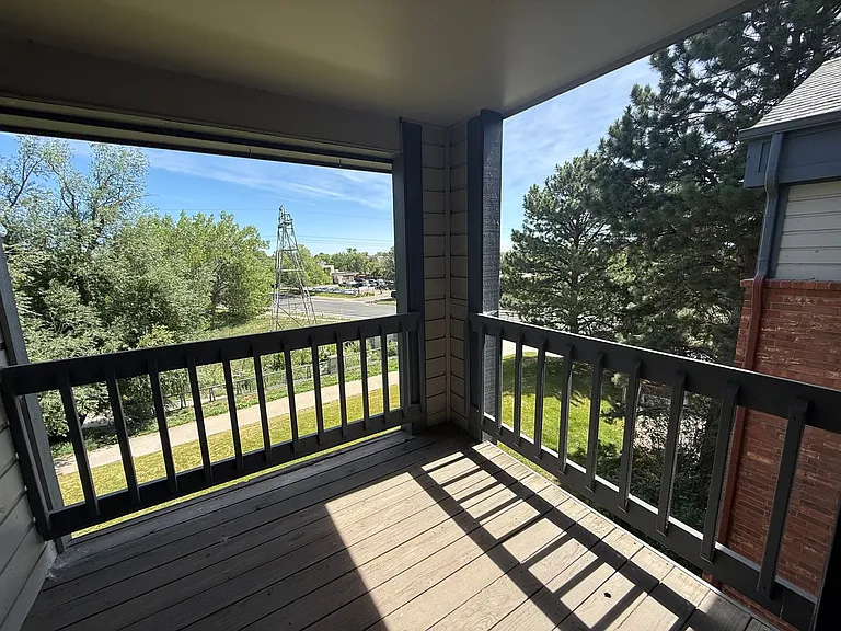 2727 Folsom St #303 — Photo 16