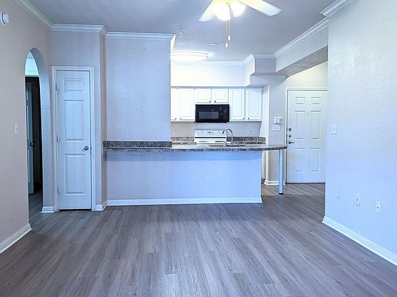 4th image of 911 N Orange Ave APT 430